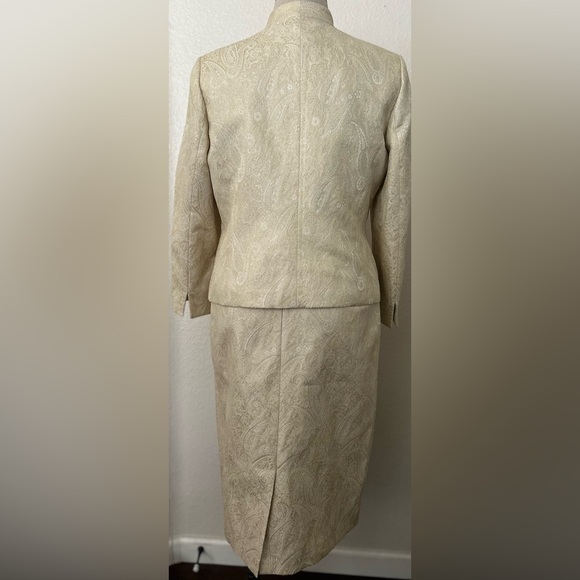 Kasper Cream Paisley Women's Skirt Set - Picture 9 of 15